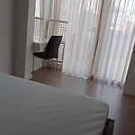 Bi Suite-seafront With Large Balcony Promenade